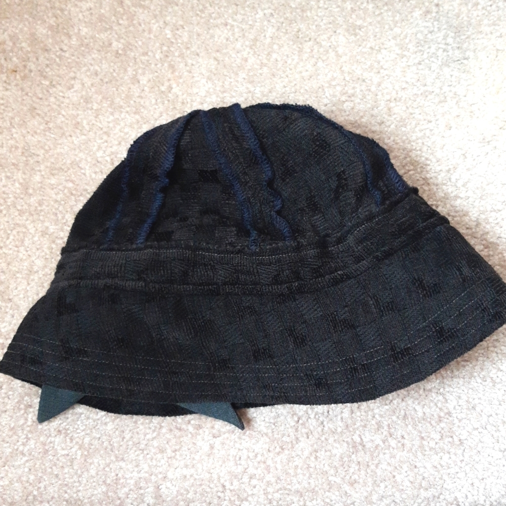 HANDMADE Cloche Hat - Picture 2 of 3